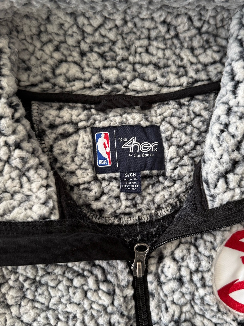 NBA 4Her Carl Banks Gray Sherpa Quarter-Zip Pullover with Red Logo - Picture 2 of 11